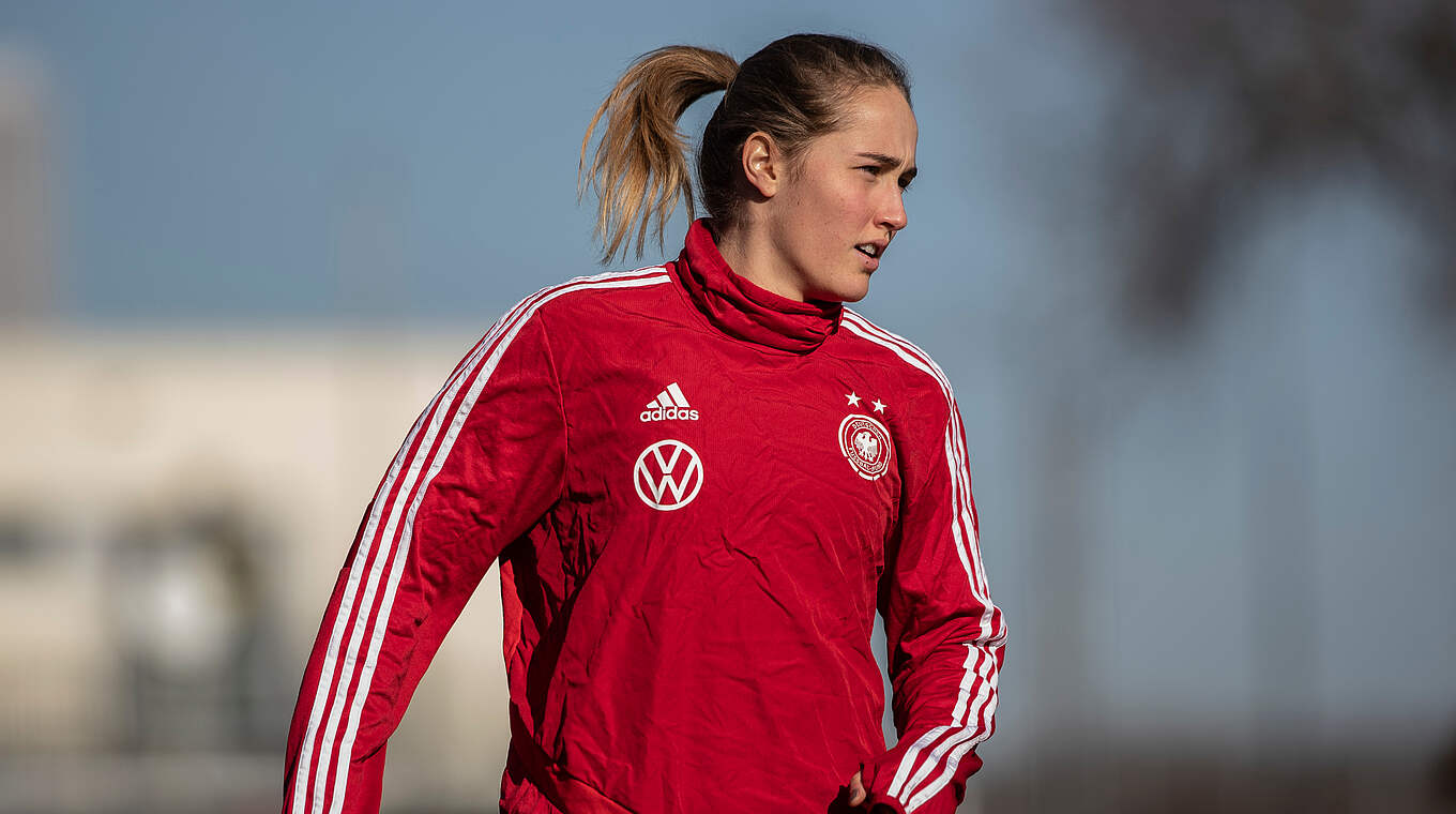 Lohmann on her Bayern side: "We're on a roll right now." © DFB/Maja Hitij/Getty Images