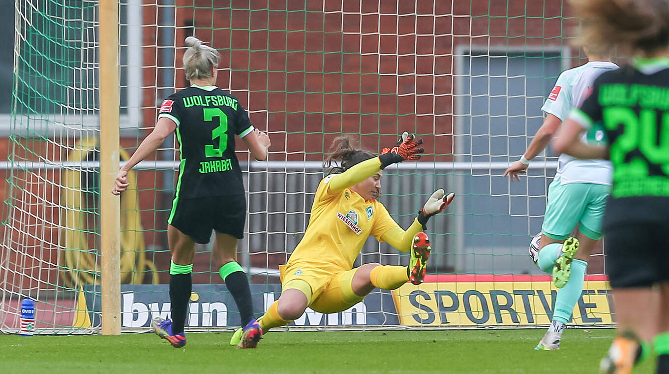 Pauels (2.v.l.) gegen Wolfsburg: "Vielleicht gelingt uns dann ja die Überraschung" © imago