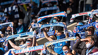 Fanrückkehr genehmigt: In Rostock dürfen 777 Zuschauer*innen ins Ostseestadion © imago images/Fotostand