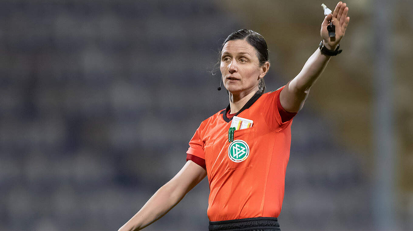 Erfahrung aus 48 Spielen in der Frauen-Bundesliga: Schiedsrichterin Susann Kunkel © imago images/Kessler-Sportfotografie