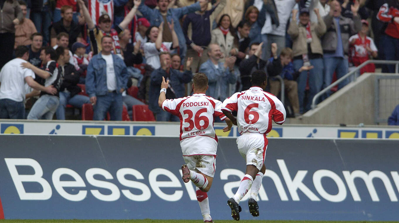 1. Mai 2004: Podolski erzielt das 1:0 für den 1. FC Köln gegen den FC Bayern München (Endstand 1:2) © Imago