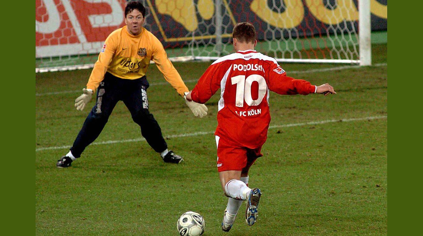 7. März 2005: Podolski erzielt das 3:0 für den 1. FC Köln gegen den 1. FC Saarbrücken (Endstand 3:1) © Imago