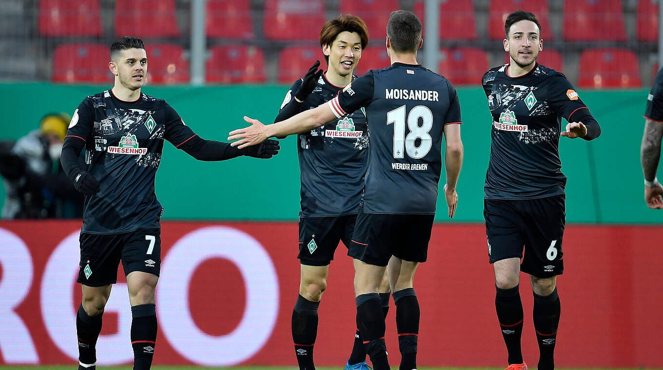 Gegenwart: Werder Bremen steht nach einem 1:0 in Regensburg unter den letzten Vier © imago