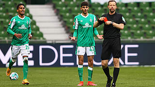 Für drei Pflichtspiele gesperrt: Werder Bremens Eren Dinkci (M.) © Getty Images