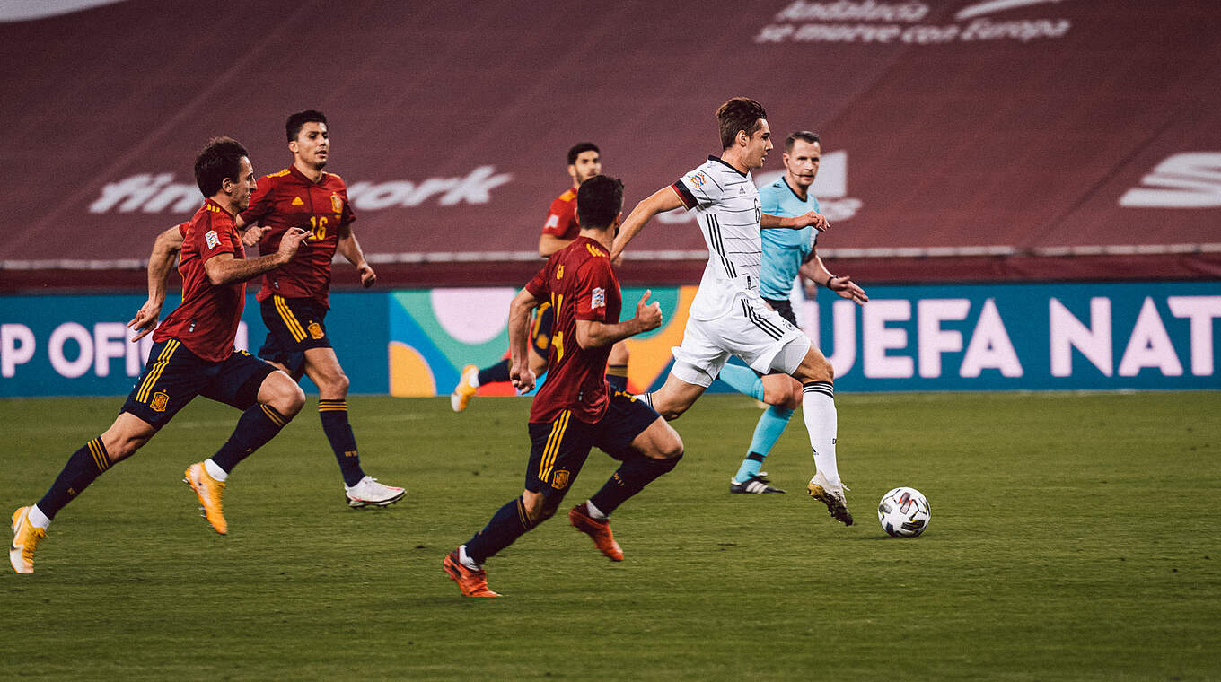 Neuhaus vs. Spain: "Defeats like that are part of football." © Philipp Reinhard