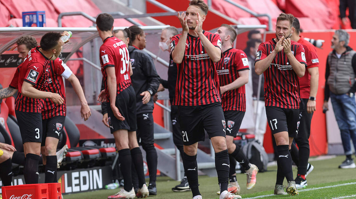 Schröck (v.): "Es kann ein Vorteil sein zu wissen, was in der Relegation uns zukommt" © imago