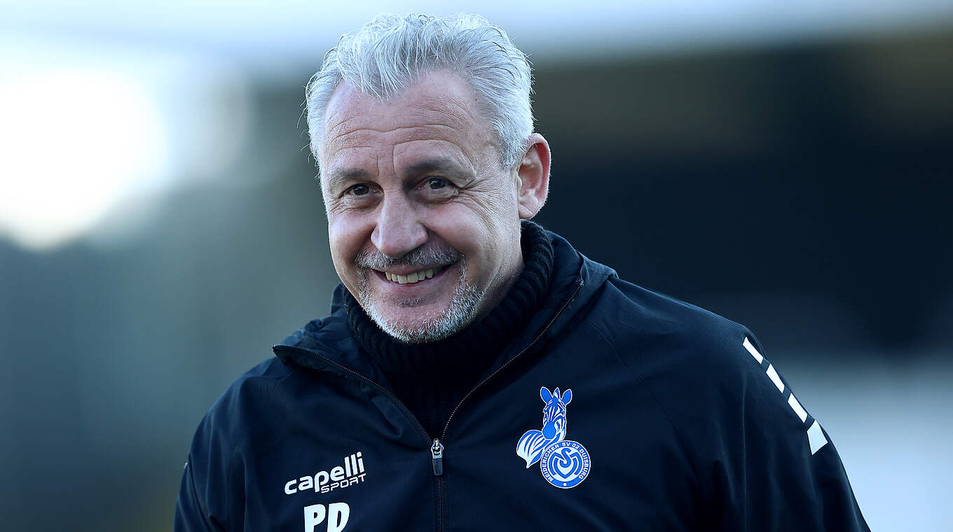 Trainiert in Duisburg bereits seinen siebten Verein in der 3. Liga: Pavel Dotchev © 2021 Getty Images