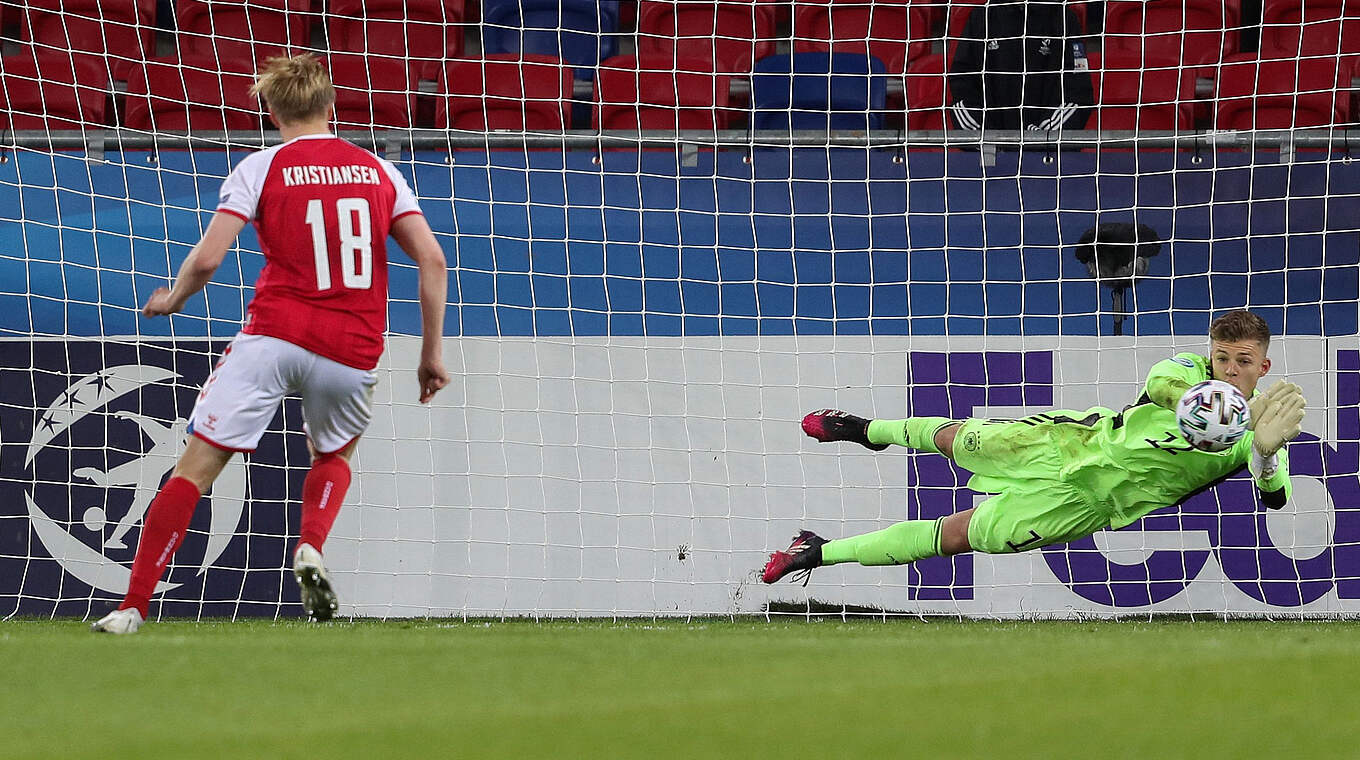 Packt im Elfmeterschießen gegen Dänemark zweimal zu: Torwart Finn Dahmen © AFP/Getty Images