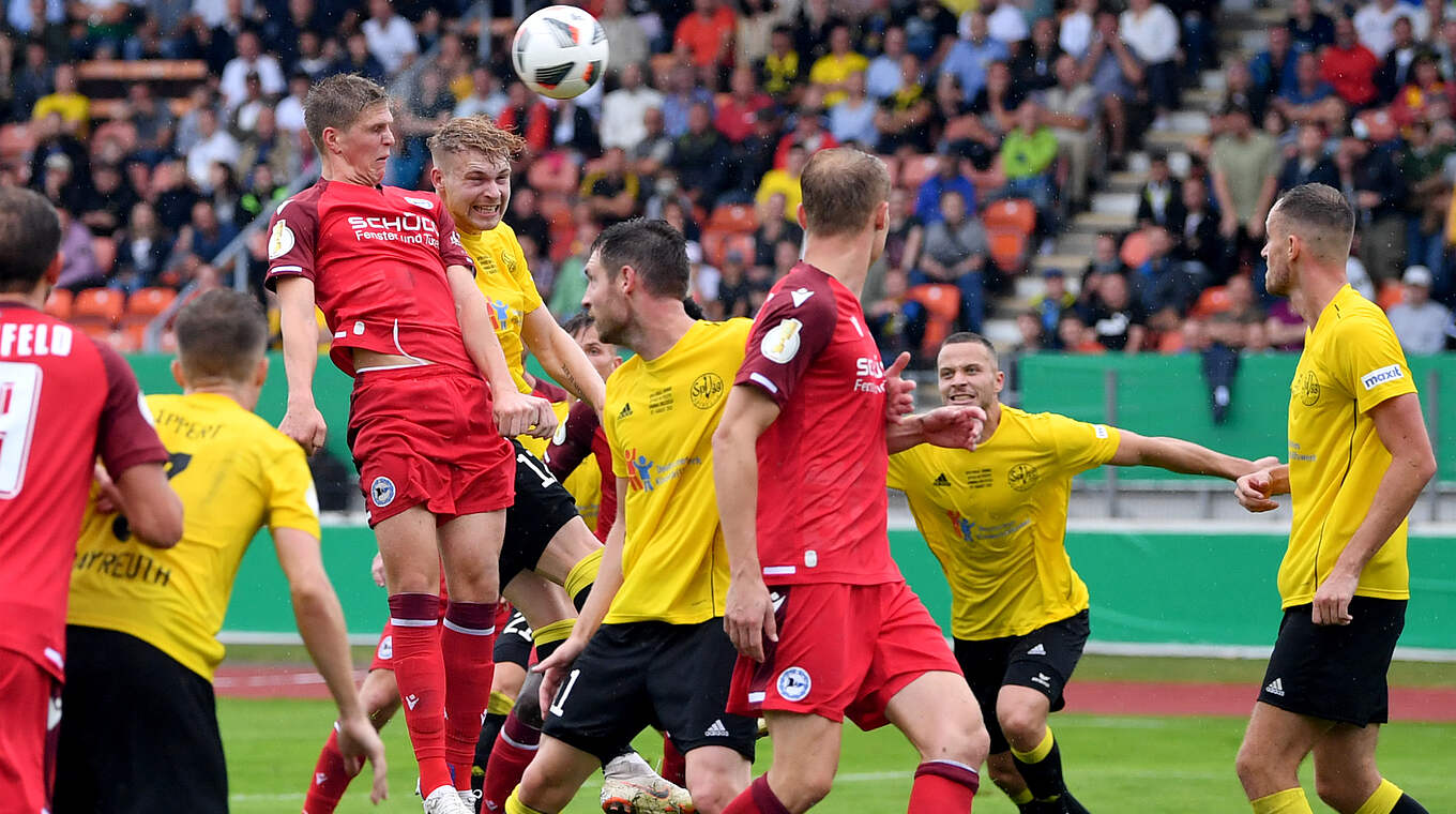 Torspektakel: In Bayreuth fallen gleich neun Treffer - Bielefeld kommt weiter © Getty Images