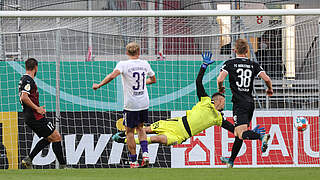Kaya (l.) nets the game-winner for Ingolstadt.  © 