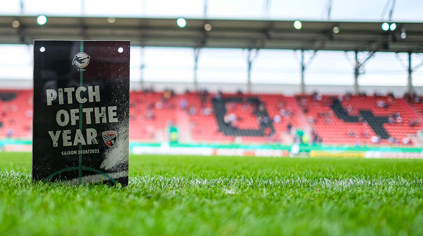 Bester Rasen der vergangenen Drittligasaison: das topgepflegte Grün des FC Ingolstadt © 2021 Getty Images