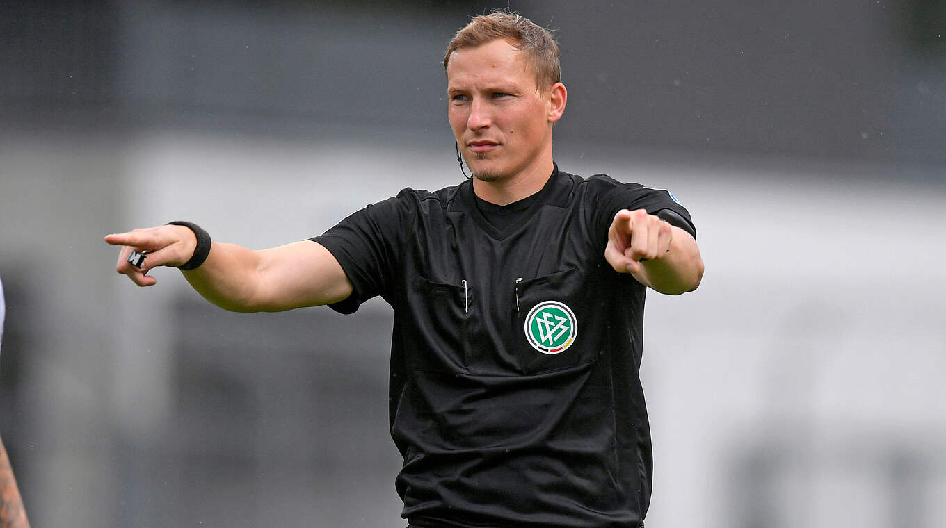 Steht vor seinem 65. Einsatz in der Bundesliga: DFB-Schiedsrichter Martin Petersen © imago