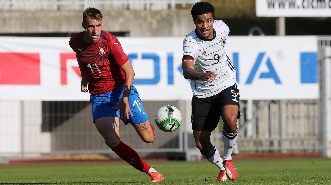 Im Vollsprint: Bayerns Malik Tillman im Länderspiel gegen Tschechien © Getty Images