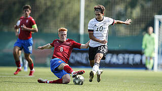 Sieger des Vier-Nationen-Turniers in Tschechien: Raul Paula (r.) und die U 18-Junioren © GettyImages