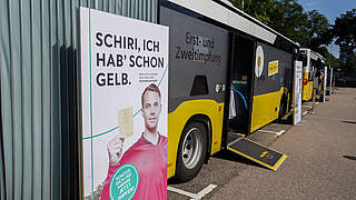 Zwei Impfbusse im Einsatz: 140 Impfungen im Rahmen des Länderspiels in Stuttgart © Getty Images