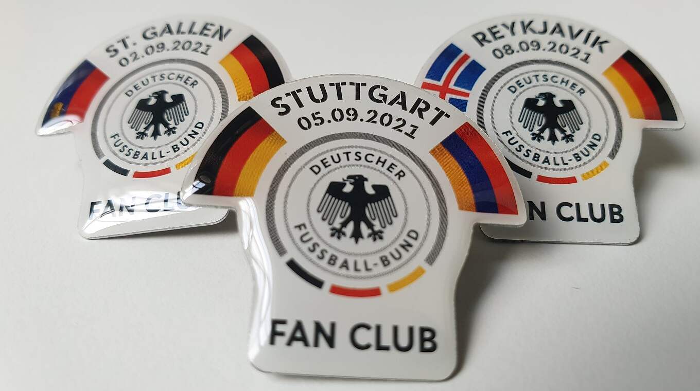Über 750 Euro für den guten Zweck: Die Spieltags-Pins waren in Stuttgart begehrt © Fan Club Nationalmannschaft