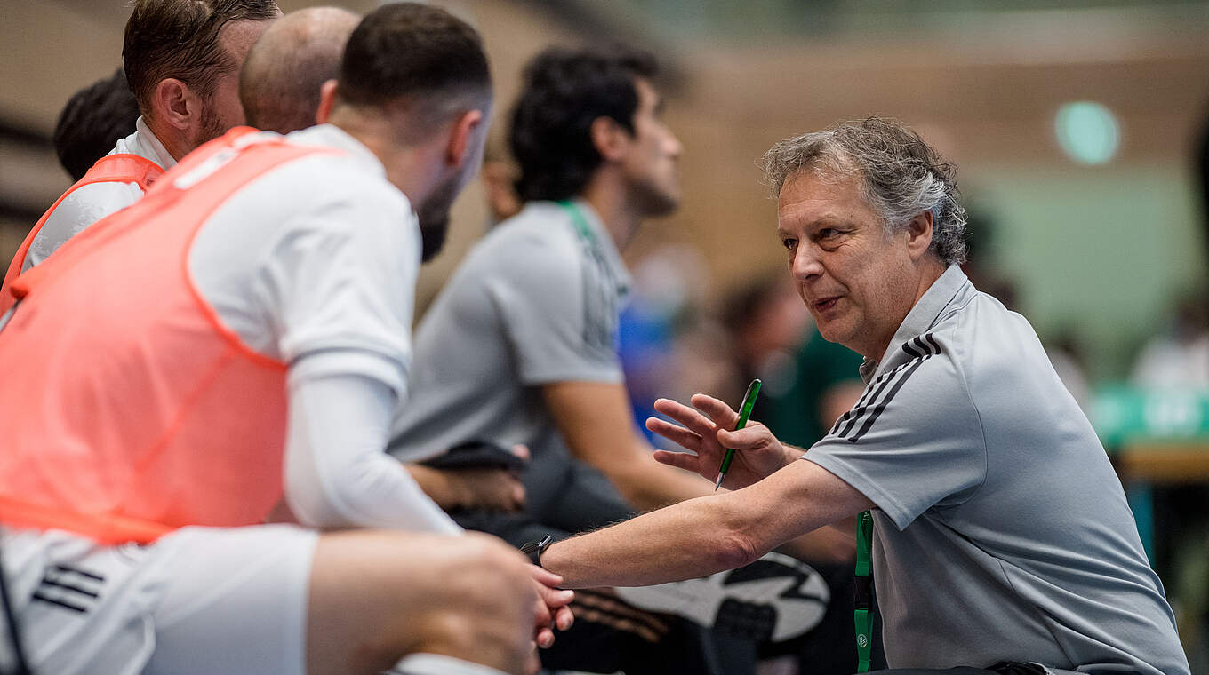 Forderte seine Spieler auf, mutig nach vorne zu spielen: Nationaltrainer Marcel Loosveld © Getty Images