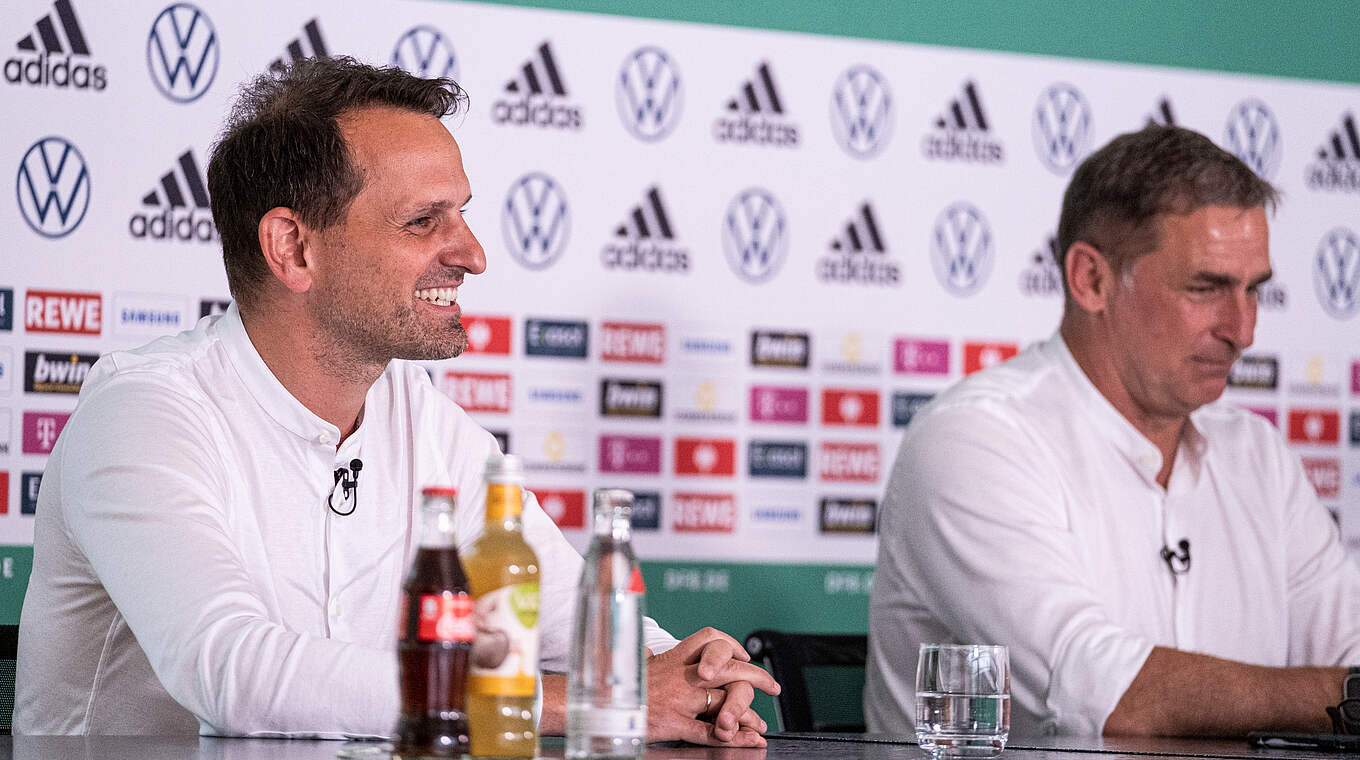 Chatzialexiou (l.): "Von Stefans Arbeit hat der deutsche Fußball ungemein profitiert" © Thomas Böcker/DFB