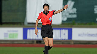 Zum 114. Mal in der Frauen-Bundesliga im Einsatz: FIFA-Schiedsrichterin Riem Hussein © imago