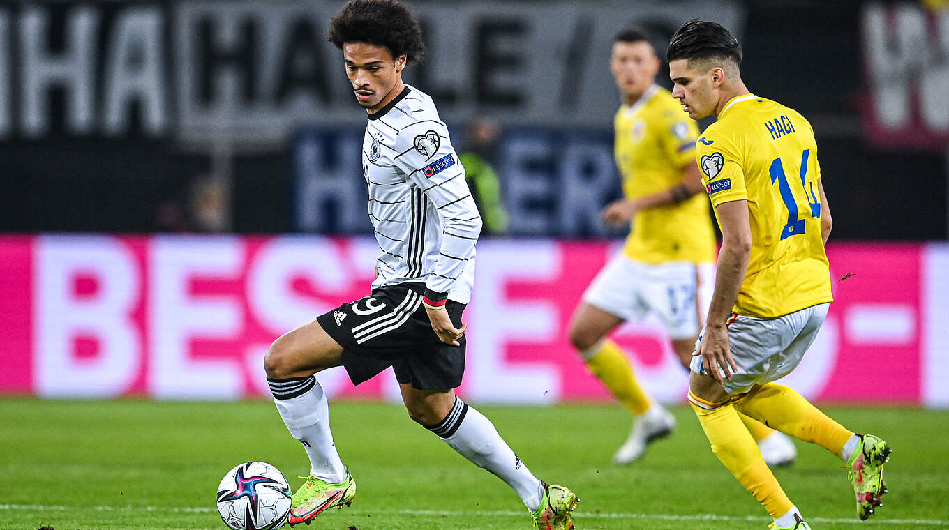 Aktivposten auf der linken Offensivseite: Leroy Sané (l.) gegen Torschütze Ianis Hagi © GES/Markus Gilliar