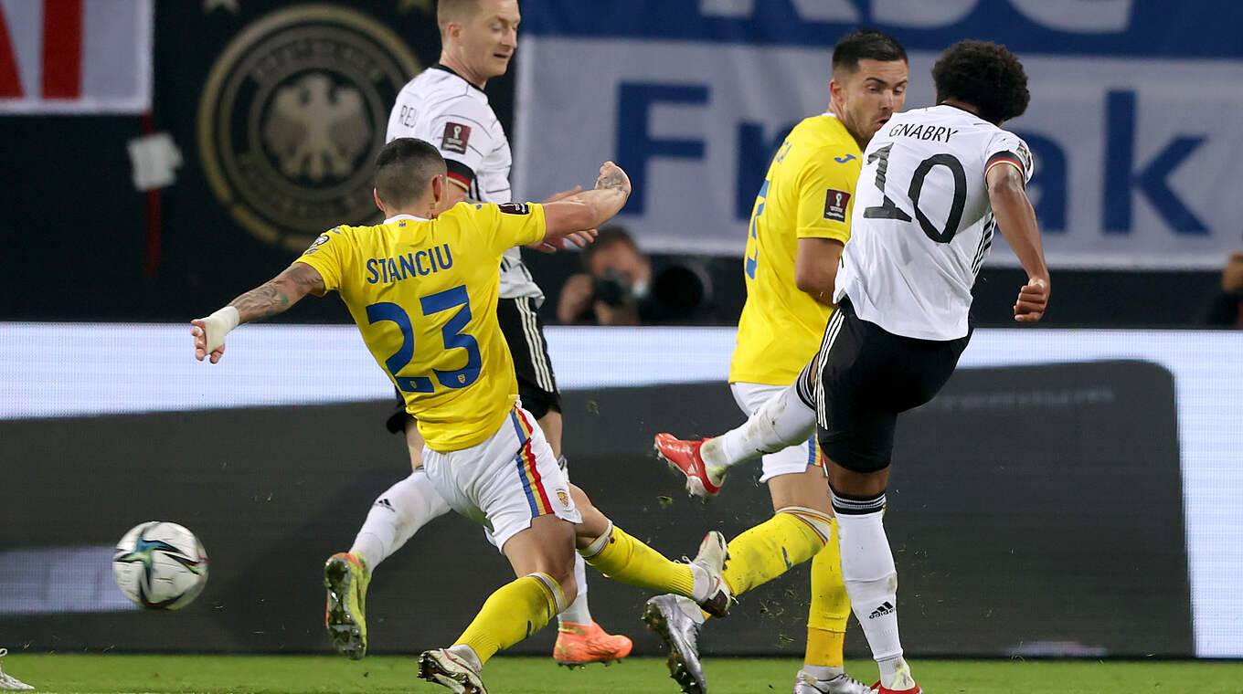 1:1: Serge Gnabry (r.) trifft von der Strafraumgrenze © Getty Images