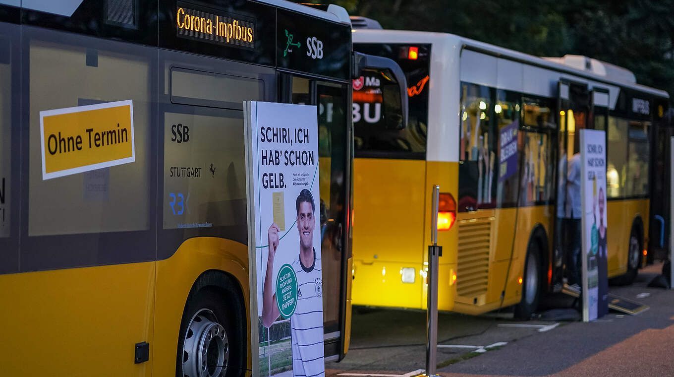 Im Rahmen des Länderspiels oft besucht: der Impfbus in Hamburg © Getty Images/DFB