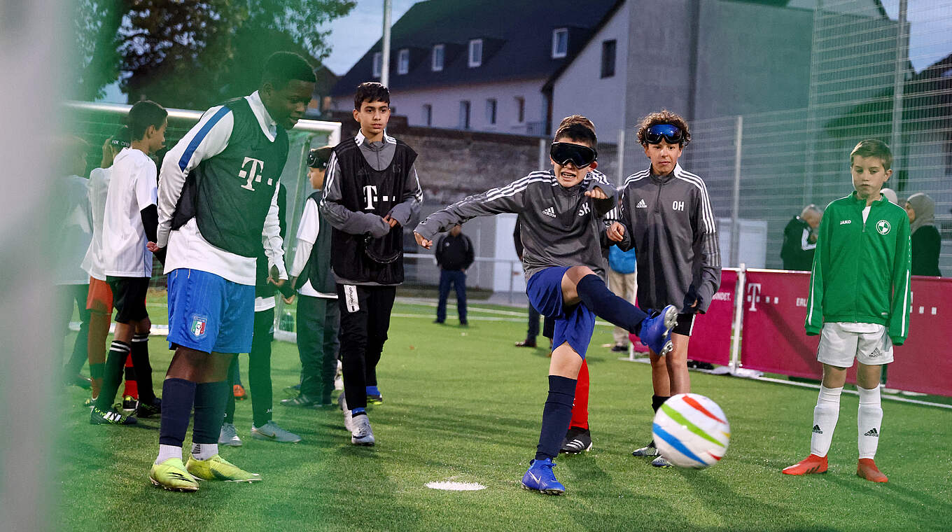 Ein Ziel der Kooperation: Die verbindende Kraft des Fußballs spüren © Getty Images