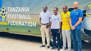 Von links: Oscar Mirambo, Hilda Masanche, Elieneza Nsanganzelu und Martin Hammel © TFF