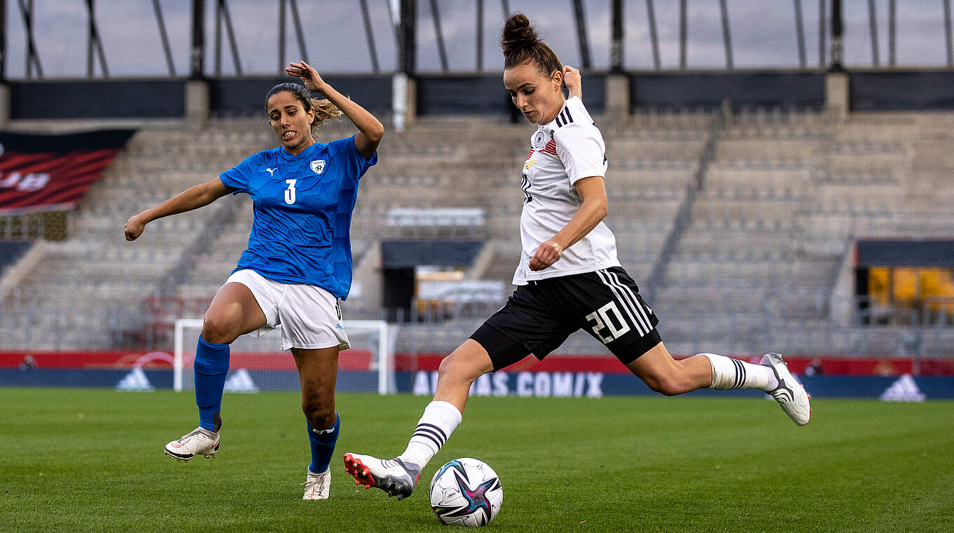 Starker Auftritt gegen Israel: Lina Magull (r.) ist "Spielerin des Spiels" © Maja Hitij/ Getty Images/ DFB