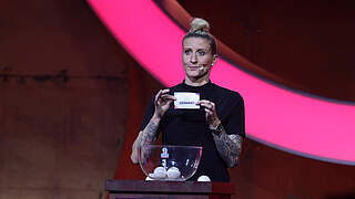 Former DFB-Frauen player Anja Mittag helped conduct the draw © 