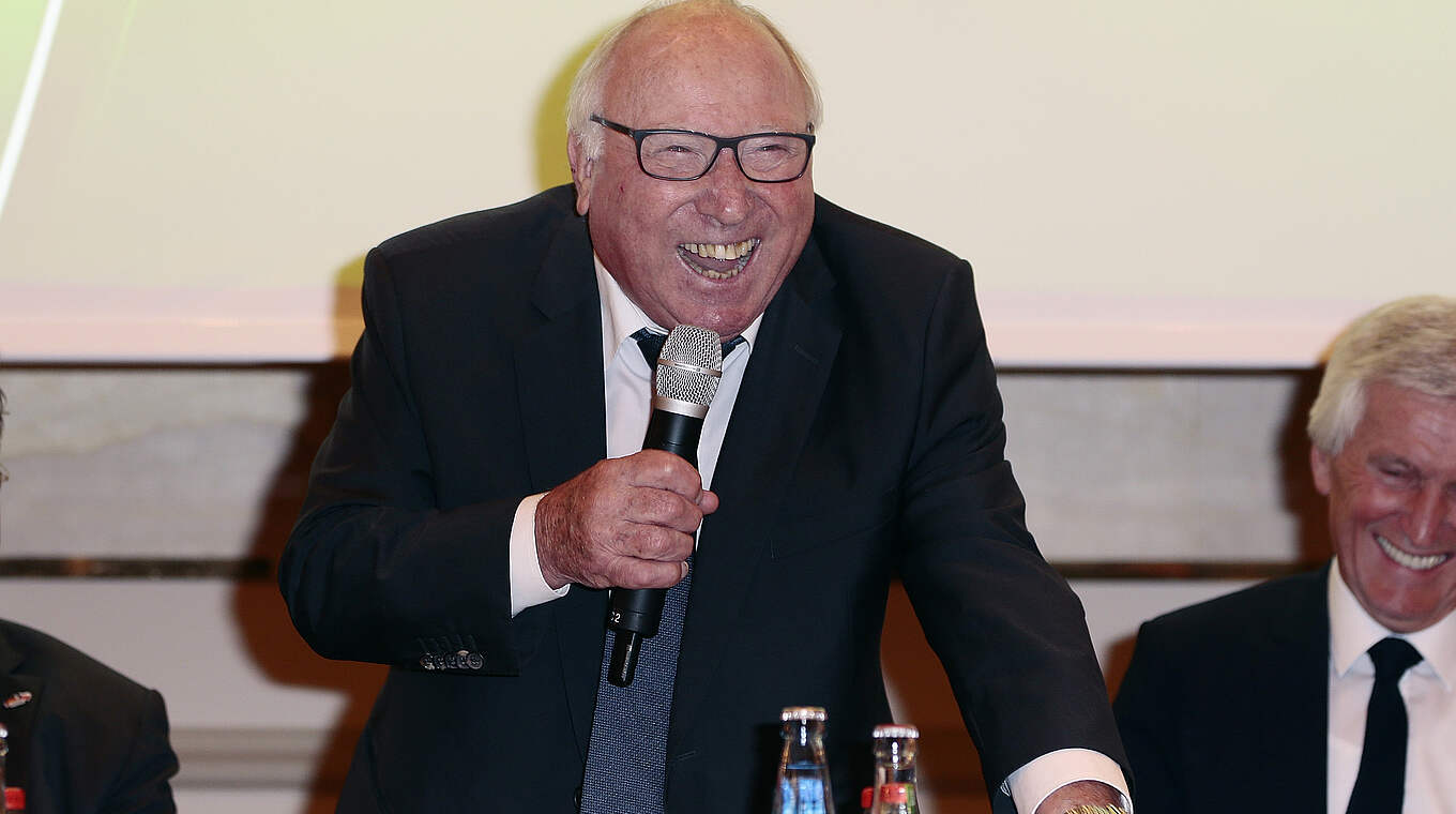 Seeler Wird 85: "Uns Uwe" In Bildern :: DFB - Deutscher Fußball-Bund E.V.