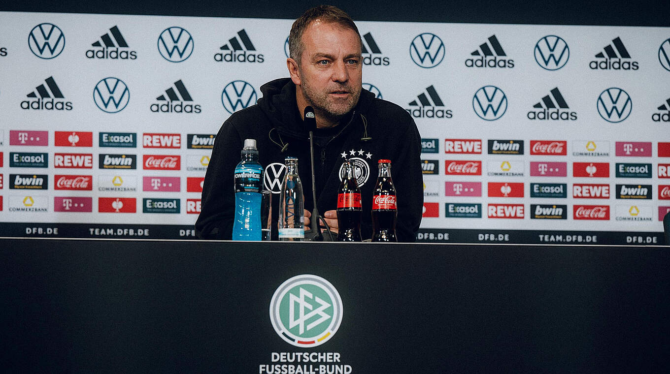 Hansi Flick: "We want two successful results and competent performances" © Philipp Reinhard