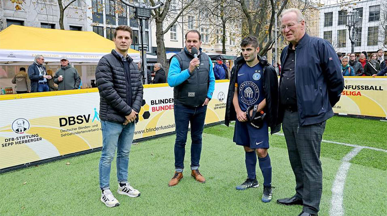 Stiftungsvorsitzender Janotta (r.): "Entwicklung der Nationalmannschaft vorantreiben" © DFB-Stiftung Sepp Herberger/Carsten Kobow