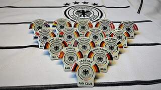 Dank Spieltags-Pins: Über 4000 Euro für den guten Zweck gesammelt © Fan Club Nationalmannschaft