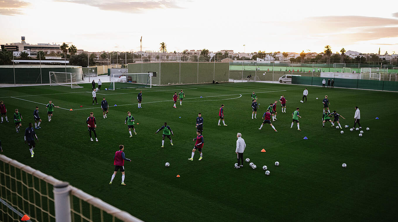 Trainingslager in Pinatar: "Gehen Arbeit mit Spielern auf und neben Platz gemeinsam an" © Getty Images