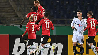 Hannover celebrate their upset win against Gladbach. © Getty Images