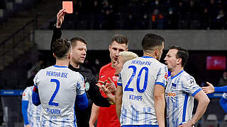 Muss für ein Spiel aussetzen: Herthas Marc-Oliver Kempf (2.v.r.) © Getty Images