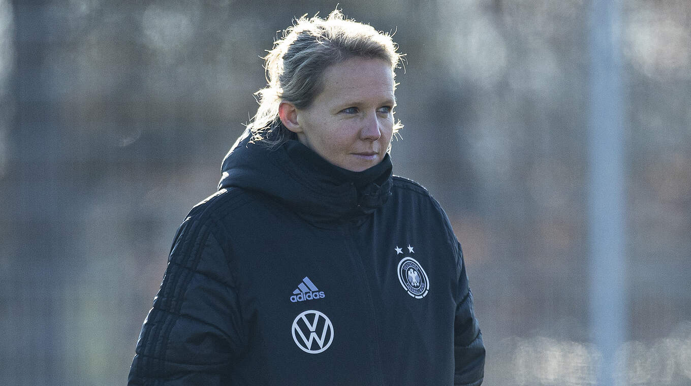 Friederike Kromp: "Über drei Spieltage haben sie ansprechende Leistungen gezeigt" © Thomas Boecker/DFB