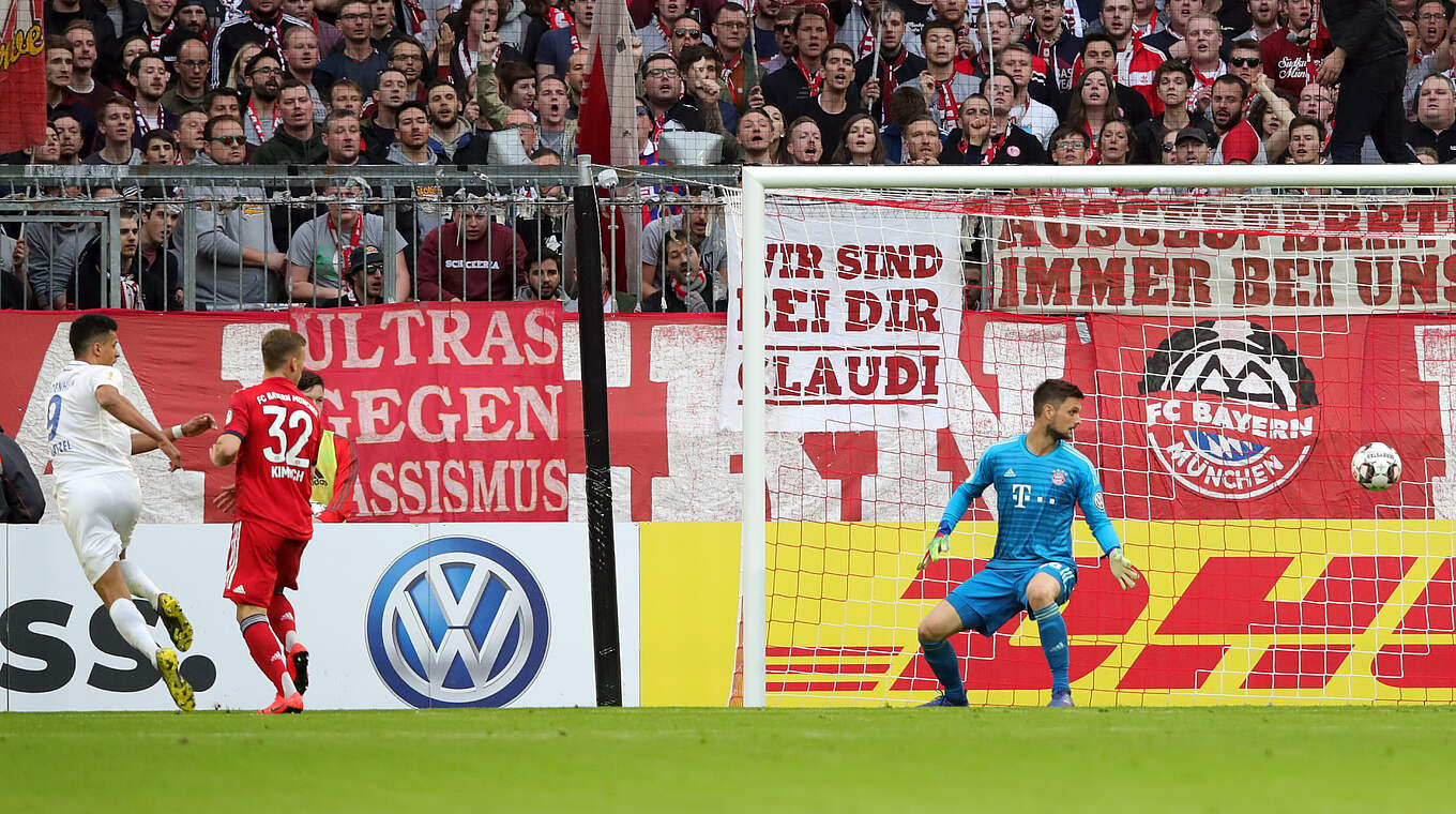 Glatzel (l.) gegen den FC Bayern: "Ich erinnere mich sehr gerne an meine drei Tore" © GettyImages