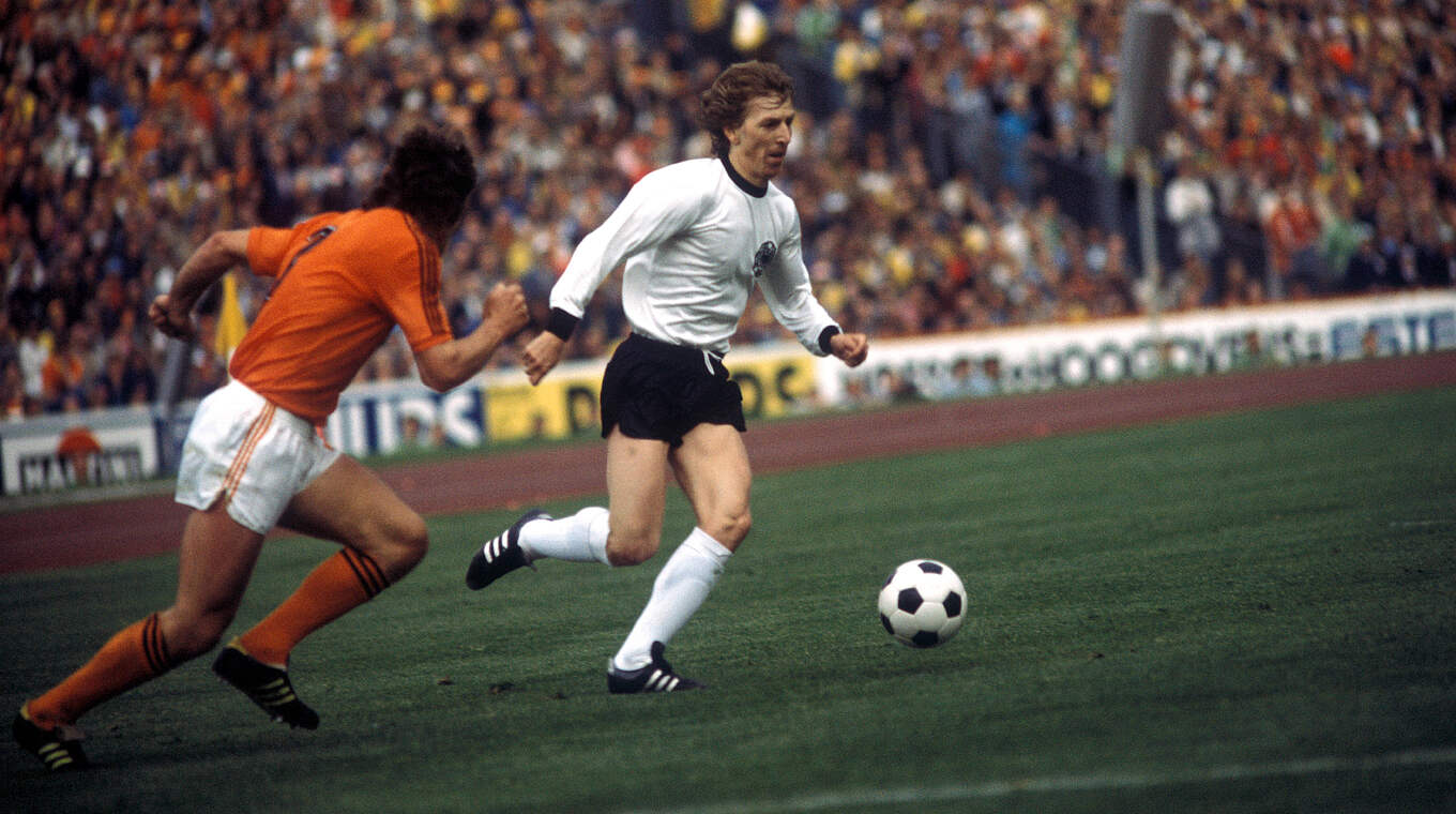 In der deutschen Startelf beim WM-Finale 1974 gegen die Niederlande: Grabowski (r.) © imago