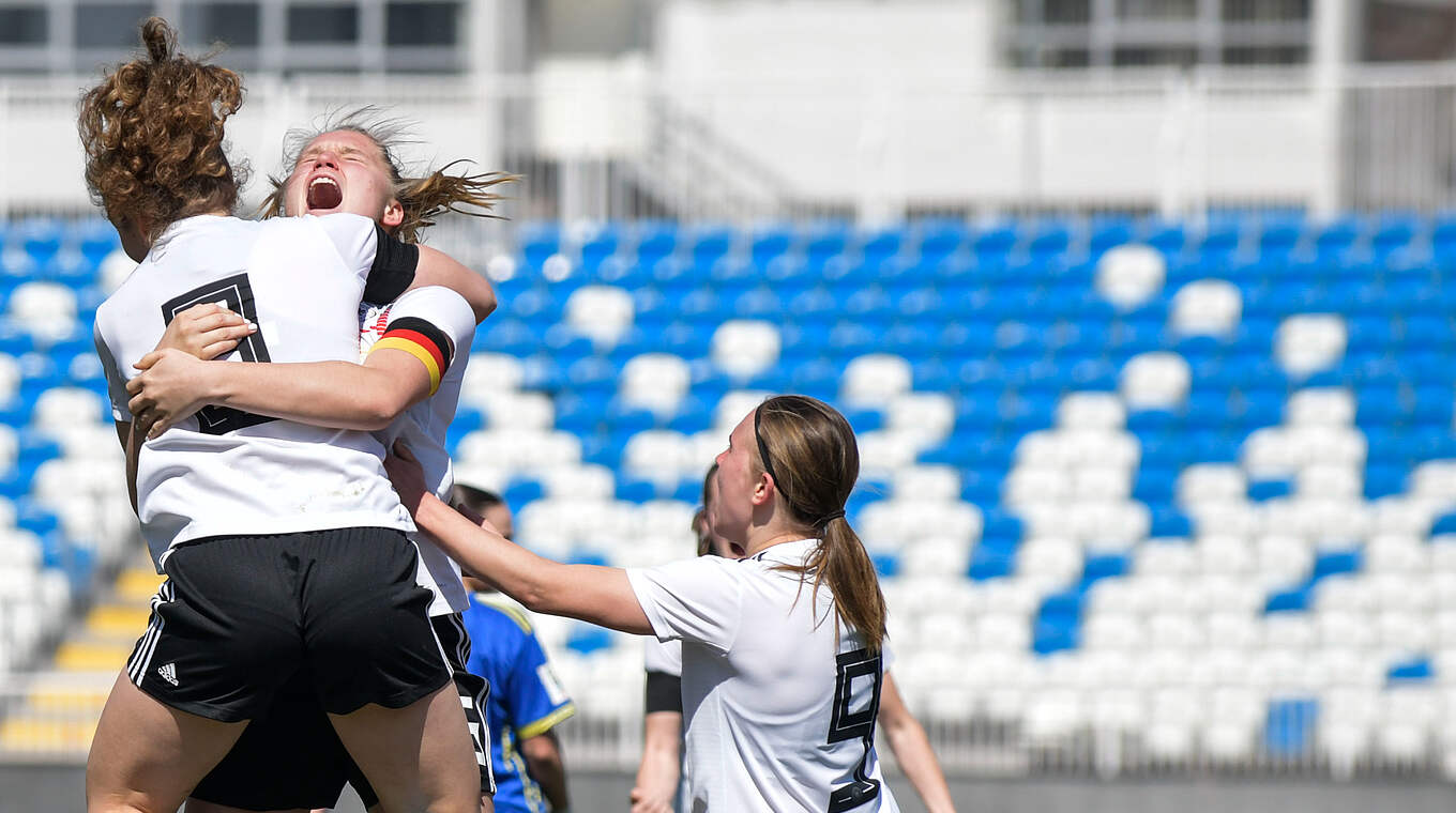 Grund zur Freude im Kosovo: Die U 17-Juniorinnen legen guten Start hin © Getty Images