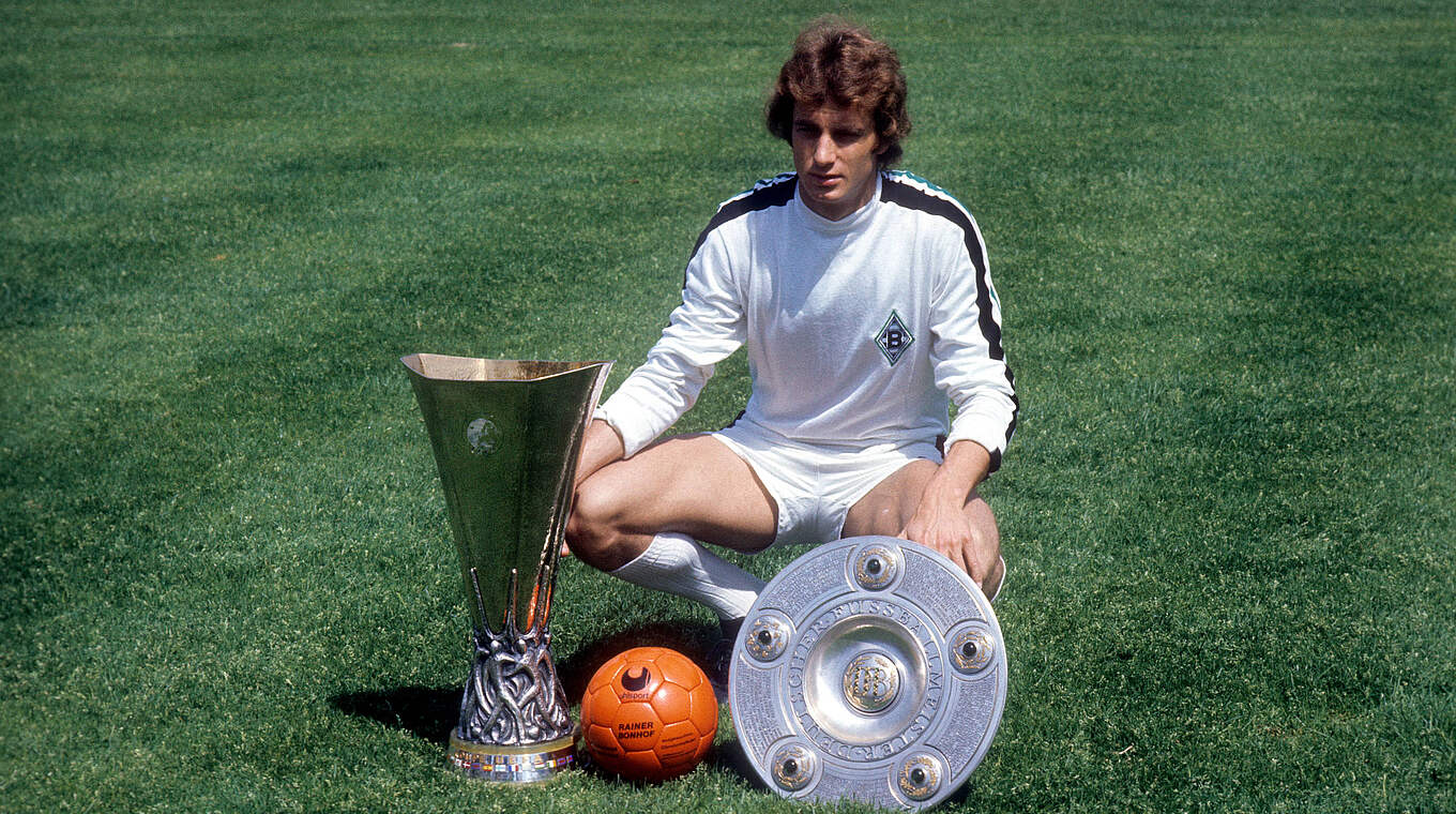 Deutscher Meister und UEFA-Pokalsieger 1975 mit Borussia Mönchengladbach: Bonhof © imago