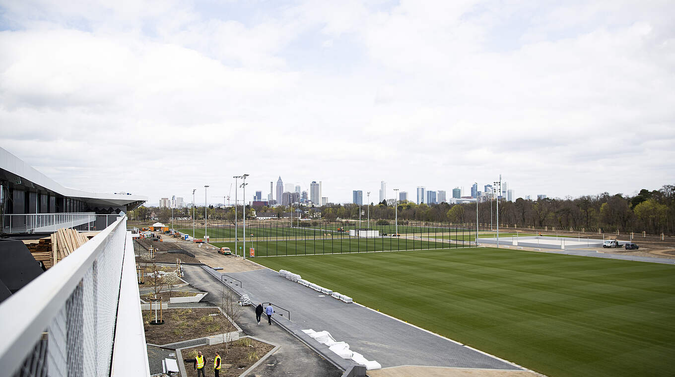 Das Motto des neuen errichteten DFB-Campus: "Der Sport formt das Haus" © DFB/GettyImages