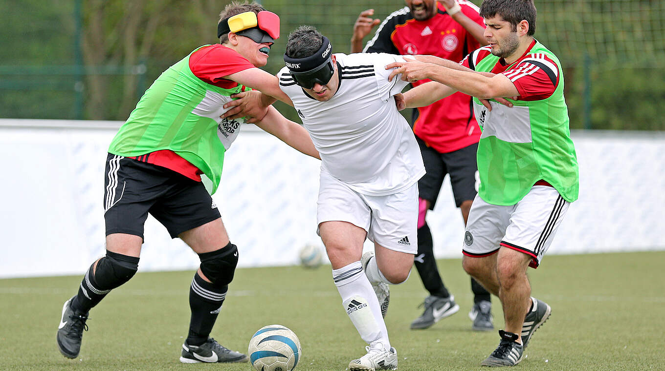 "Fasziniert von Tempo und Einfallsreichtum": die Ex-Bundestrainerin Tina Theune

 © Carsten Kobow