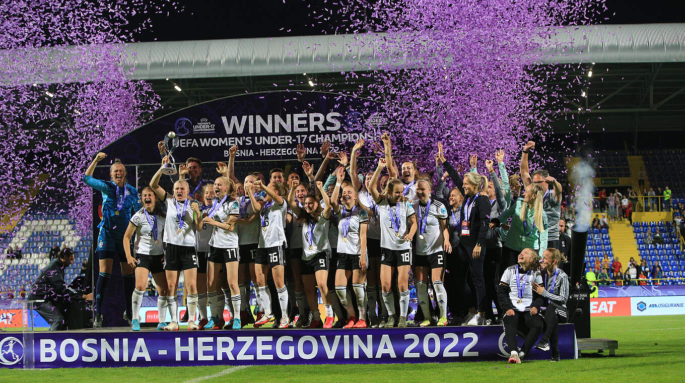 "Ich bin unglaublich stolz auf das Team": Kromp über die U 17-Europameisterinnen © UEFA/Fedja Krvavac/Bosnia and Herzegovina Football Association