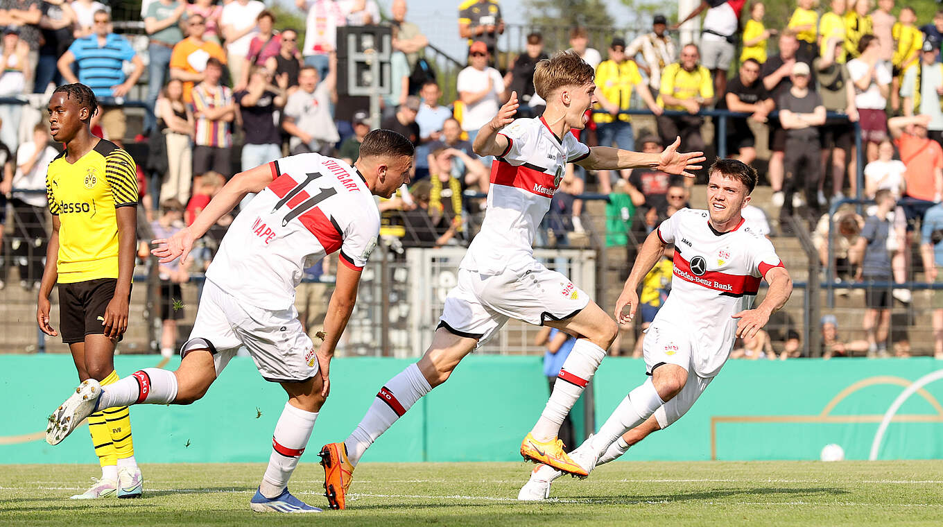 Zum vierten Mal DFB-Pokalsieger der Junioren: Der VfB Stuttgart jubelt © Getty Images