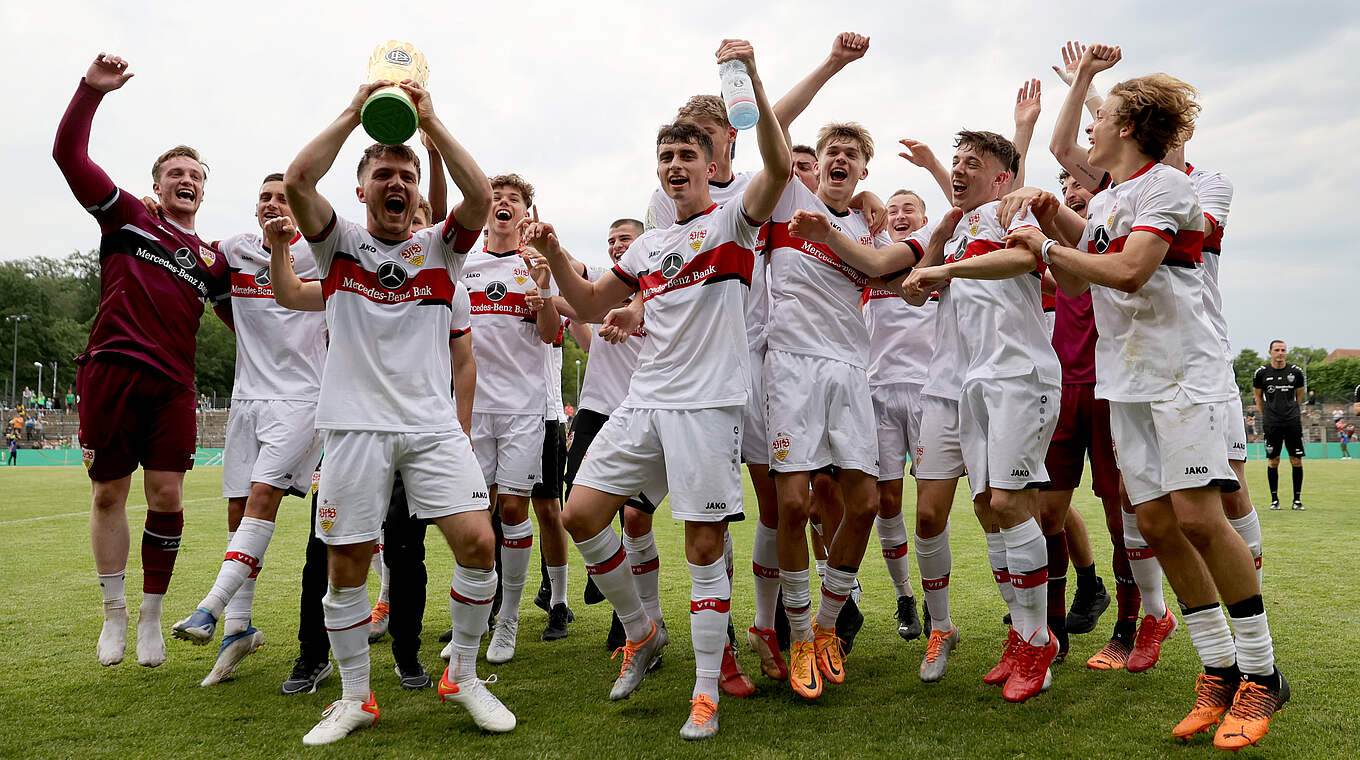 Ehrung im Rahmen des Finals der Männer am Samstag: Der VfB Stuttgart ist Pokalsieger © Getty Images