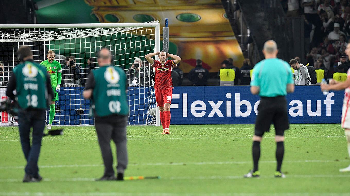 Christian Günter was one of two Freiburg players to miss in the penalty shootout © 