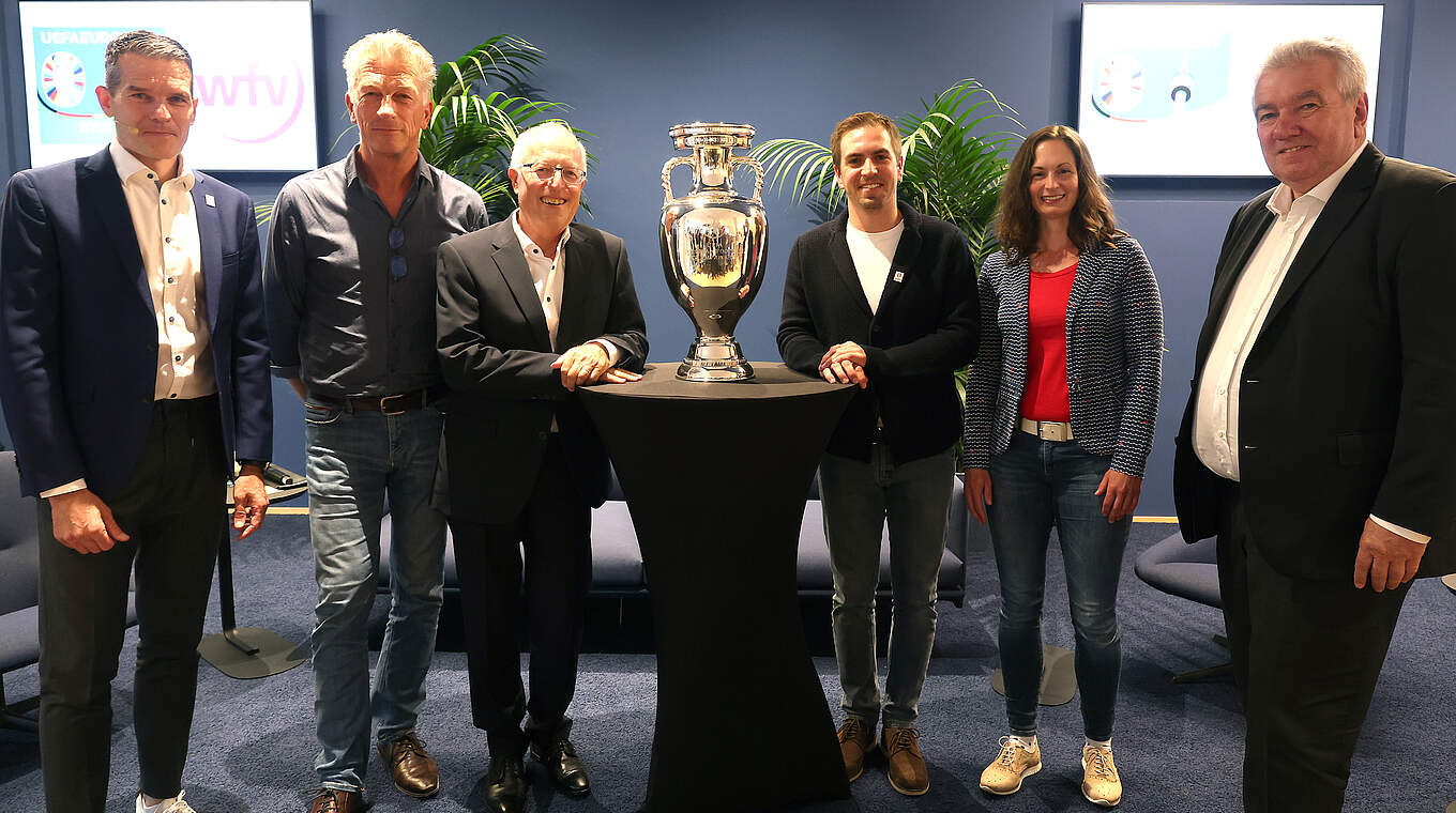 Kickoff in Stuttgart: Der DFB präsentiert das Projekt der "Club-Berater*innen" © Alexander Hassenstein (Getty Images)