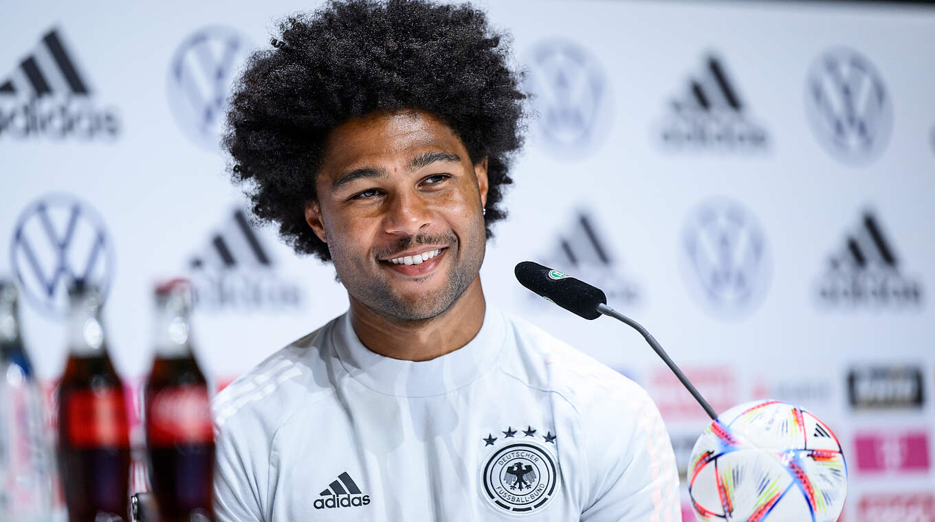 Gnabry: "Jeder von uns freut sich, wieder auf dem Platz zu stehen" © GES